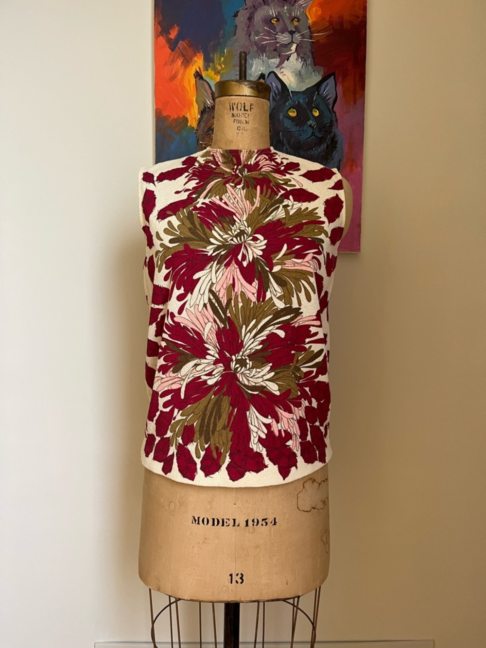 Vintage Floral Sleeveless Knit Top in Cream and Red